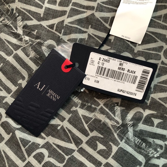 NWT Armani Jeans Logo Nero-Black Sciarpa Scarf w/Authentication Card - Picture 2 of 8